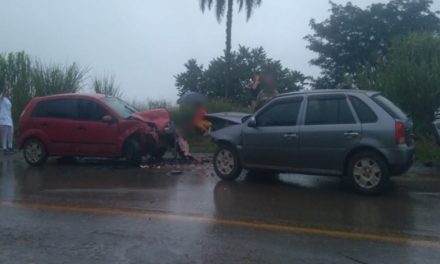 Colisão entre carros deixa seis pessoas feridas na BR-354