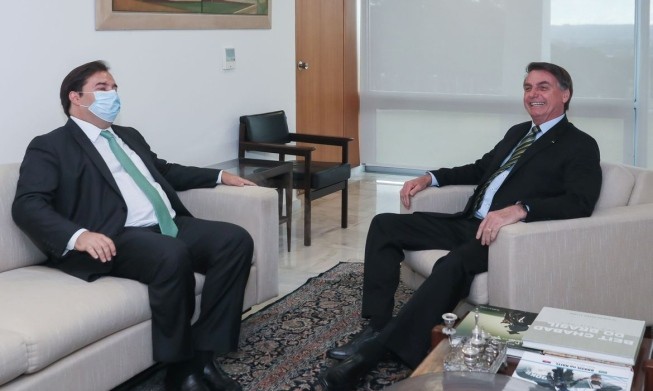 Maia pede que Bolsonaro adie provas do Enem por causa da pandemia