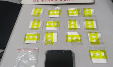 Homem é preso com drogas durante abordagem policial
