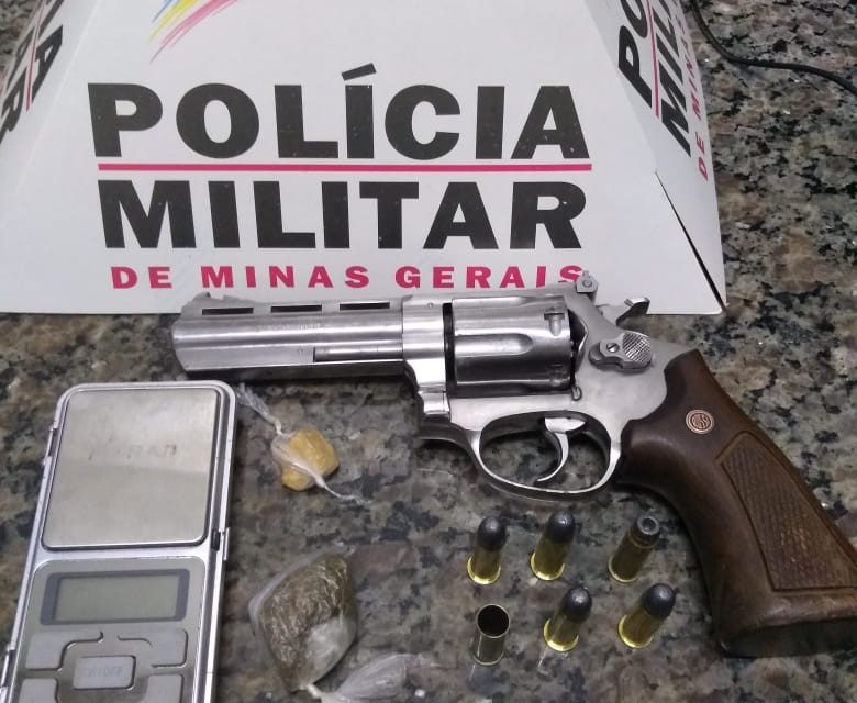 Indivíduo é preso com arma de fogo e drogas no Balbino Ribeiro