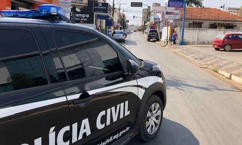 Polícia apreende 400 celulares e prende dois empresários em Patos de Minas