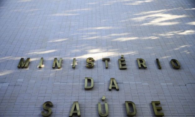 Com alta de casos, Saúde compra 50 milhões de vacinas da Pfizer contra a Covid