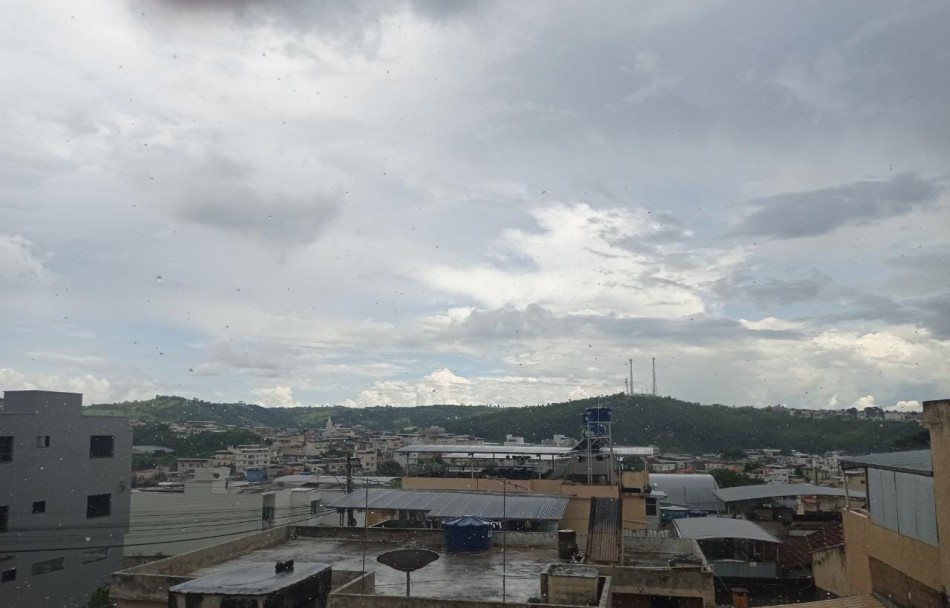 Fim de semana no Centro-Oeste de Minas Gerais será com pancadas de chuva