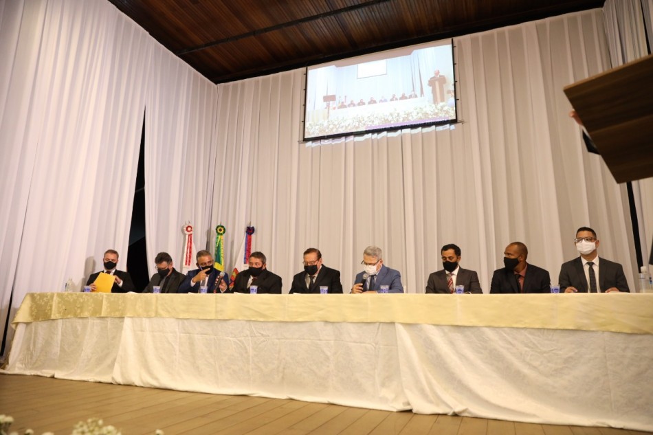 Posse e eleição da Mesa Diretora da Câmara ocorrem em meio à mudanças em chapa e retiradas de plenário