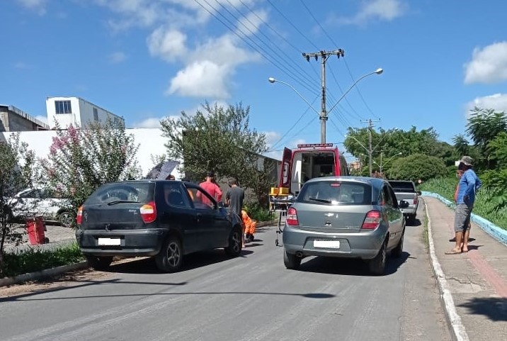 Servidora da Prefeitura é atropelada na avenida Geraldo Almeida