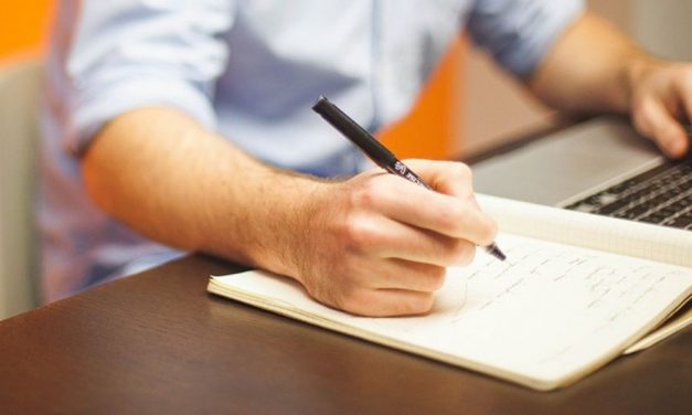 Mais de 200 concursos públicos com inscrições abertas reúnem 32,3 mil vagas no país; veja lista