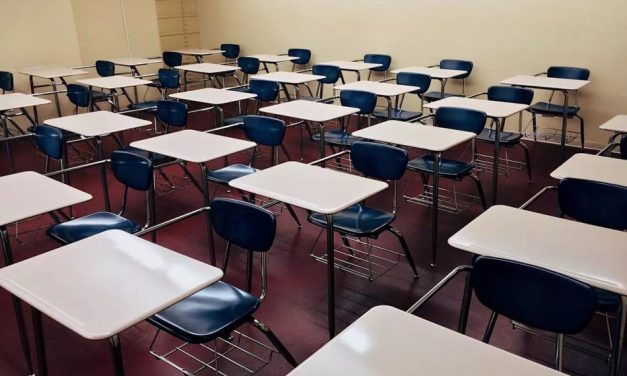 Escolas estaduais de Minas podem entrar em greve e anunciam paralisação