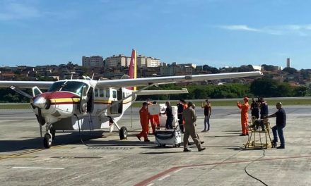 Governo de MG começa entrega de novo lote de vacinas por municípios da onda roxa