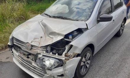 Acidente envolvendo carro e caminhão deixa pai e filha feridos na BR-354, em Formiga