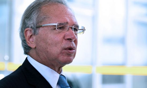 Guedes testa positivo para Covid e tem sintomas leves, diz Ministério da Economia