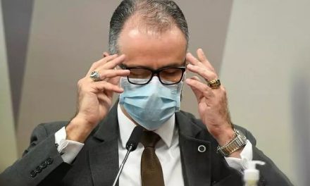 CPI da Covid: chefe da Anvisa confirma tentativa de mudar bula da cloroquina