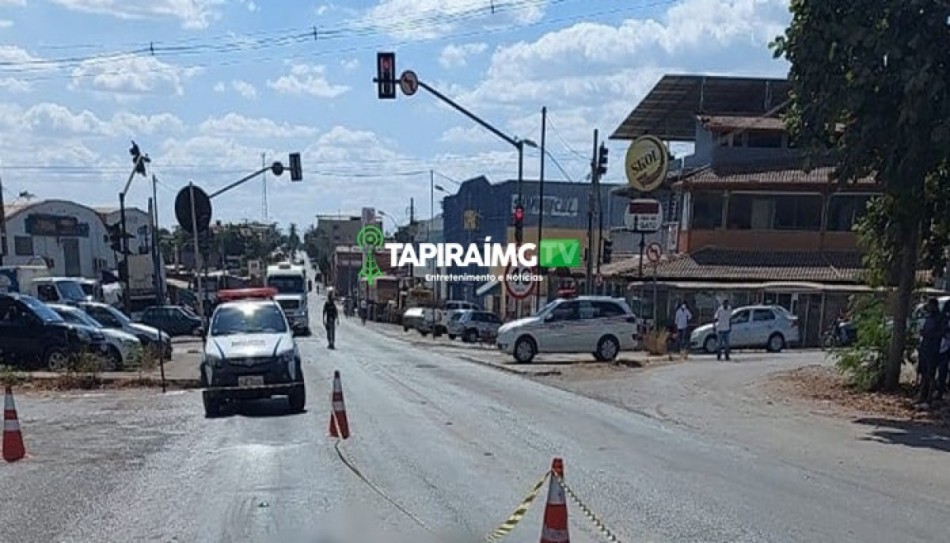 Ciclista morre após atropelado por carreta na BR-354, em Arcos
