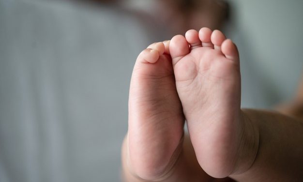 Minas confirma 40ª morte de criança menor de 10 anos por Covid