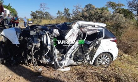 Motorista morre após acidente entre carro e caminhão na BR-262