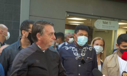 Bolsonaro recebe alta médica neste domingo após 4 dias internado