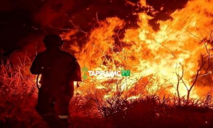 Corpo de Bombeiros leva cerca de 5 horas para conter incêndio em Arcos