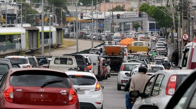 Deputados aprovam redução da taxa de licenciamento de veículos em Minas