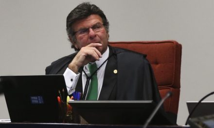 Ministros do Supremo Tribunal Federal se reúnem após declarações de Bolsonaro