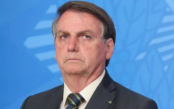 Indulto de Natal: Bolsonaro assina perdão de pena para presos por crime culposo