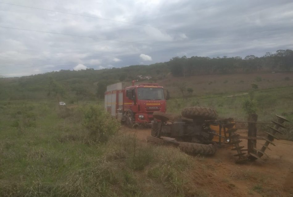 Tombamento de trator provoca a morte de trabalhador em Candeias
