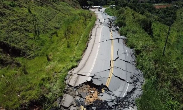 Pista cede e BR-381 é interditada nos dois sentidos em Nova Era
