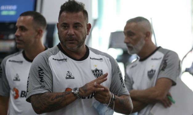 Sem problemas na documentação, Atlético aguarda nome de Antonio Mohamed no BID