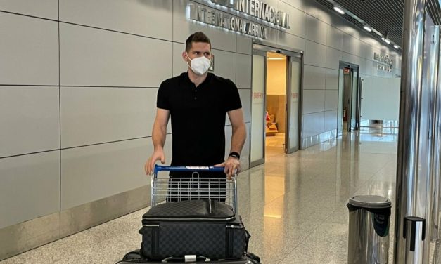 Cruzeiro: goleiro Rafael Cabral desembarca em BH para ser anunciado pela Raposa