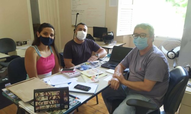 Secretaria Municipal de Cultura recebe visitantes de Córrego Fundo