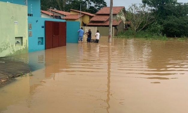 Chuva em Abaeté: Prefeitura mobiliza campanha para ajudar desabrigados e faz levantamento das áreas afetadas