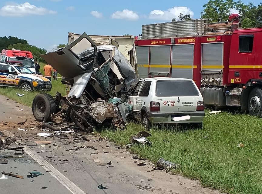 Acidente envolvendo três veículos deixa uma vítima fatal na MG-050, em Formiga