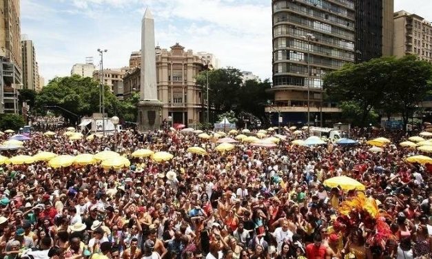 Carnaval em BH: Kalil quer comércio de ‘portas abertas’, mas evita definição sobre folia