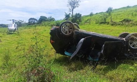 Criança de 5 anos morre após carro capotar em MG