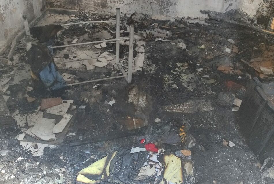 Incêndio é registrado em residência de Divinópolis