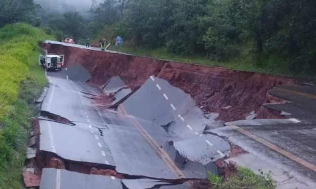 Cratera se abre na LMG-743 e interdita completamente a via, em Patos de Minas