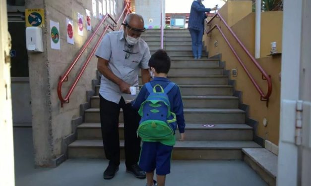 Volta às aulas em BH: sindicato de professores municipais pede adiamento