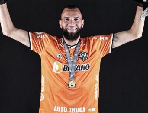 Atlético anuncia renovação de contrato do goleiro Everson por mais quatro anos