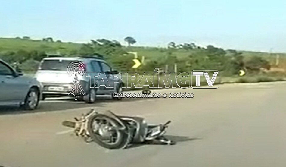 Mulher fica gravemente ferida após acidente entre moto e caminhonete na BR-262