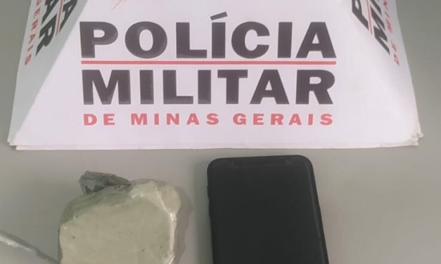 Após fuga, homem é detido com tablete de cocaína em Itapecerica