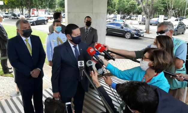 ‘Brasil não concorda com a invasão do território ucraniano’, diz Mourão; Bolsonaro ainda não se pronunciou