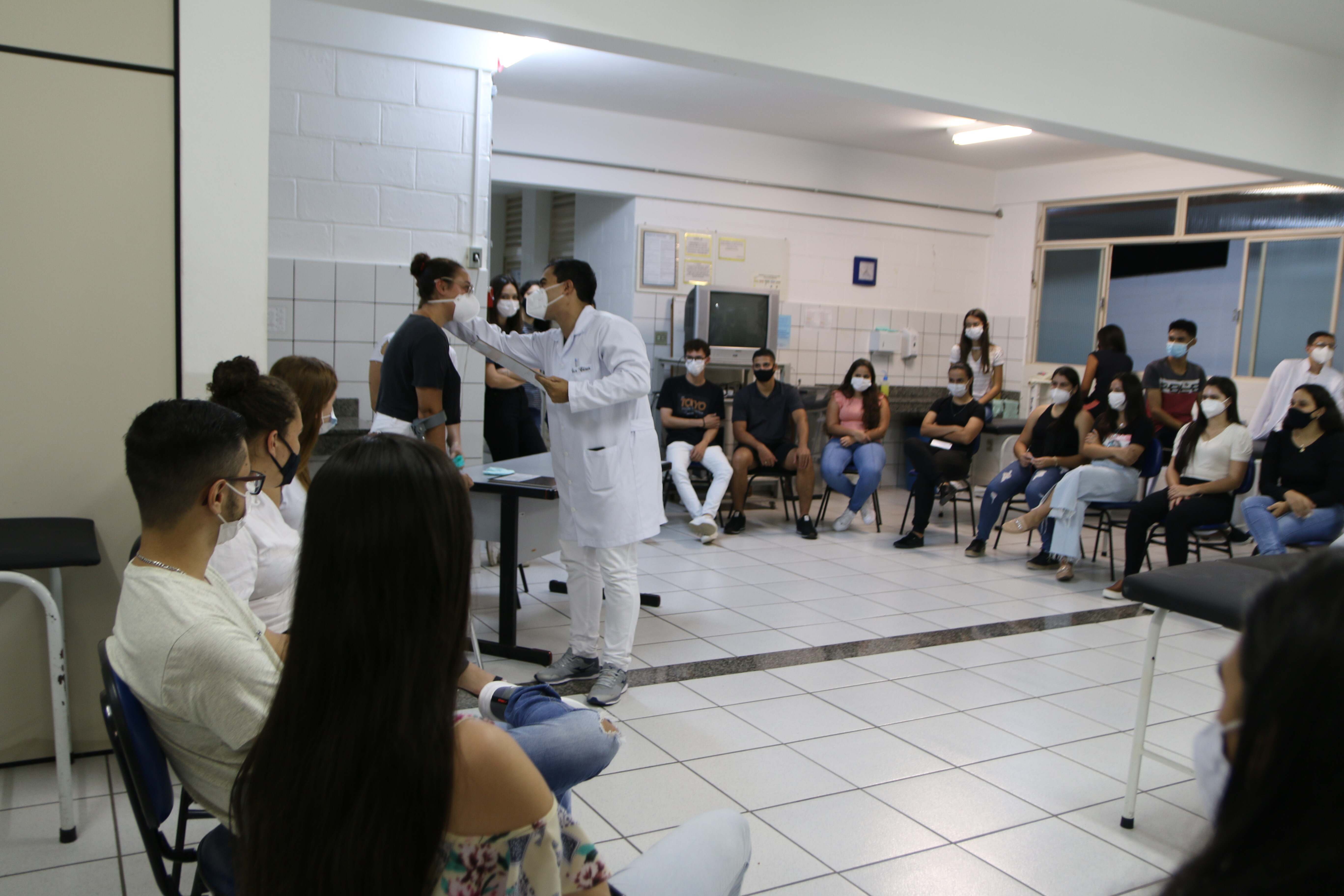 Alunos de fisioterapia participam de aula inaugural na Clifor