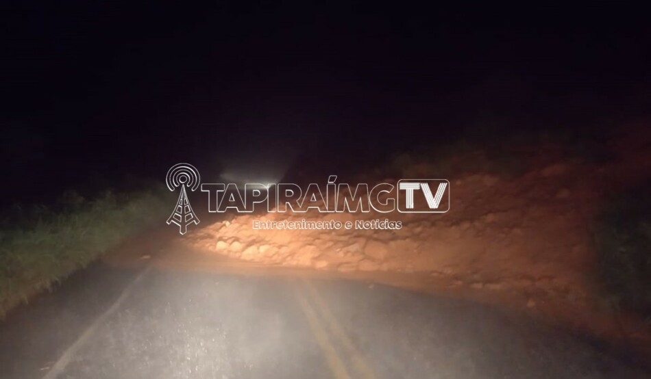 Deslizamento de terra deixa trânsito lento na BR-354 ,em Córrego Danta