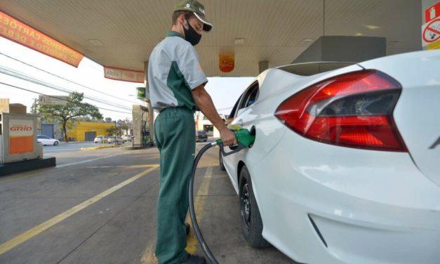 Petrobras reajusta preço da gasolina em R$ 0,41 a partir de amanhã