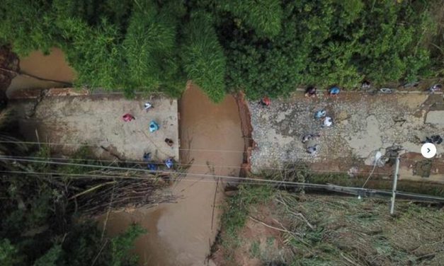 Queda de ponte deixa moradores ilhados em Mateus Leme
