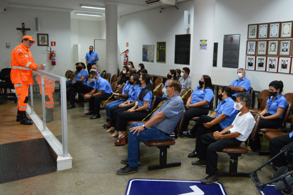 Servidores da Câmara recebem treinamento de prevenção e combate a incêndio urbano