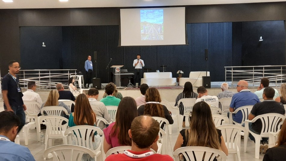 Formiga sedia Encontro Regional dos Municípios do Circuito Turístico Grutas e Mar de Minas