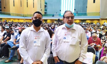 Presidente e vice da Câmara Municipal participam do X Congresso de Vereadores