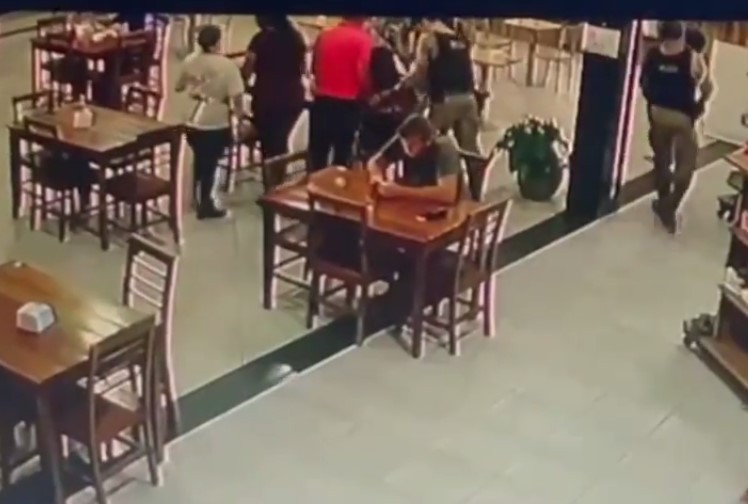 Policiais rodoviários salvam adolescente engasgada em restaurante na BR-354, em Arcos