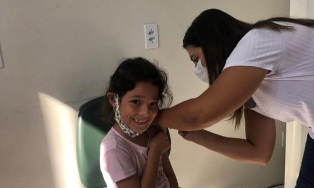 130 alunos do ensino fundamental são imunizados contra a Covid-19 em Formiga