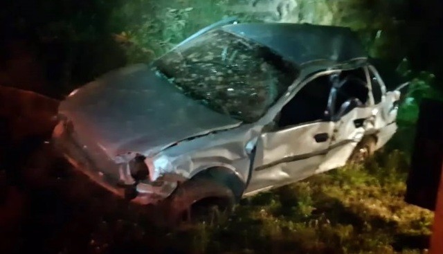  Homem morre após bater carro e capotar no Sul de Minas