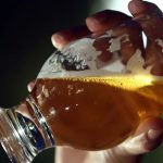 Álcool impacta mais a tomada de decisões em homens do que em mulheres
